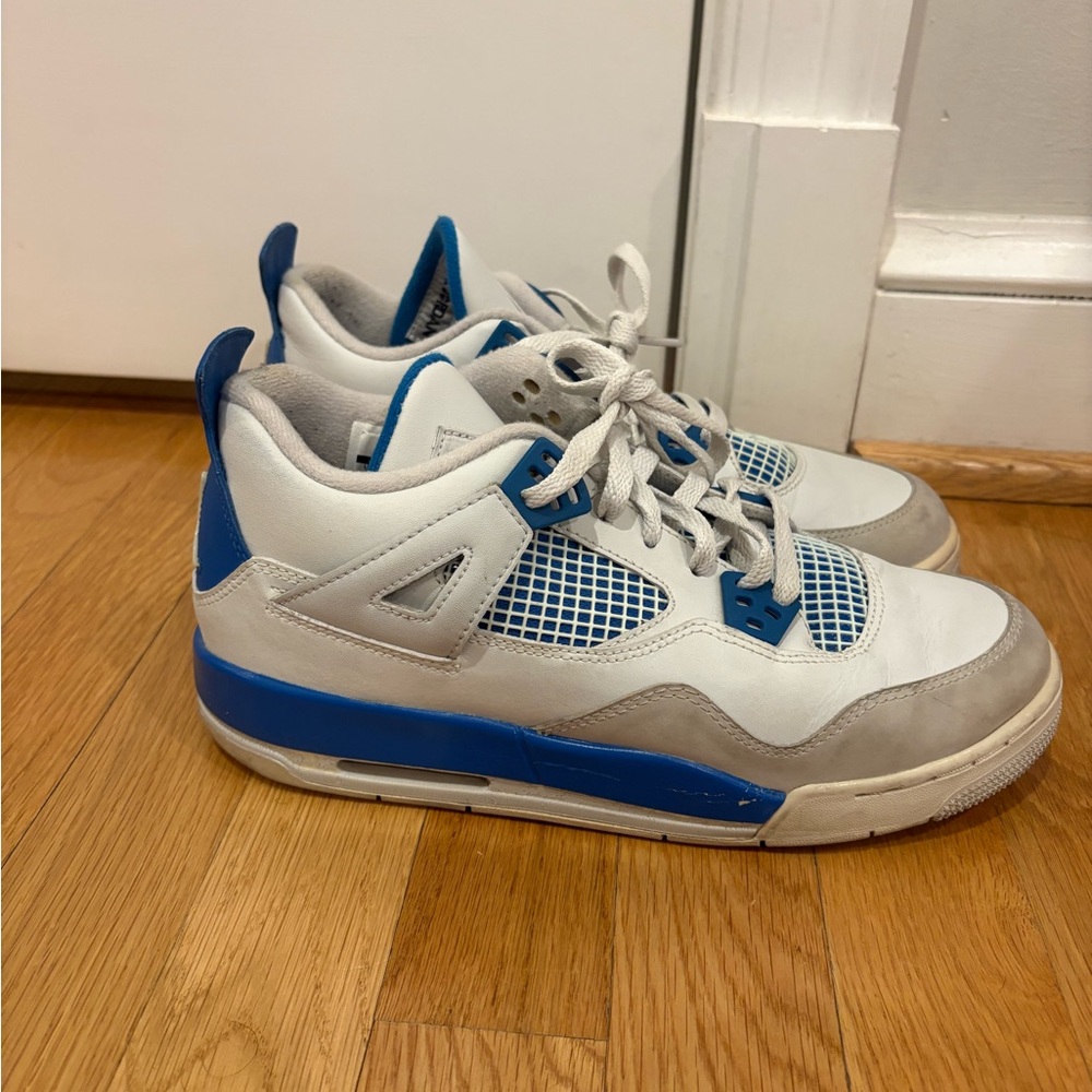Jordan 4s